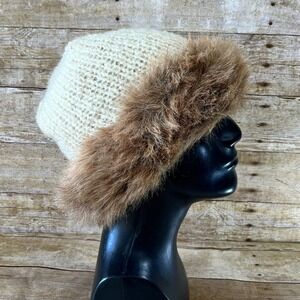 Unbranded Women Ivory Knit Beanie Hat Brown Faux Fur Trim Winter Cap One Size